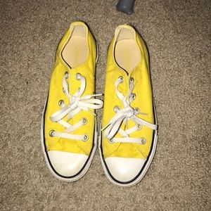 A pair of yellow converse!